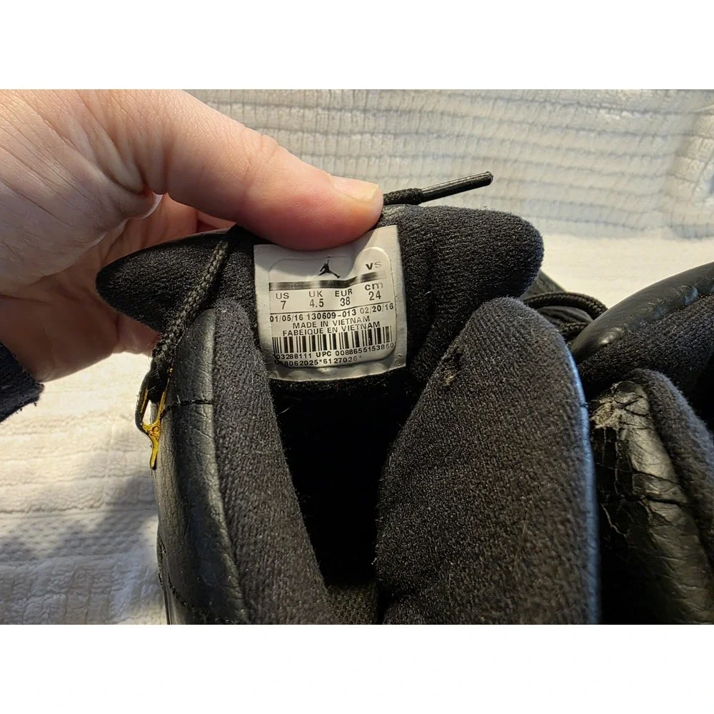 Air Jordan 12 Retro Black Gold 2016 Men's Size 7 130690-013‎ Pre-Owned